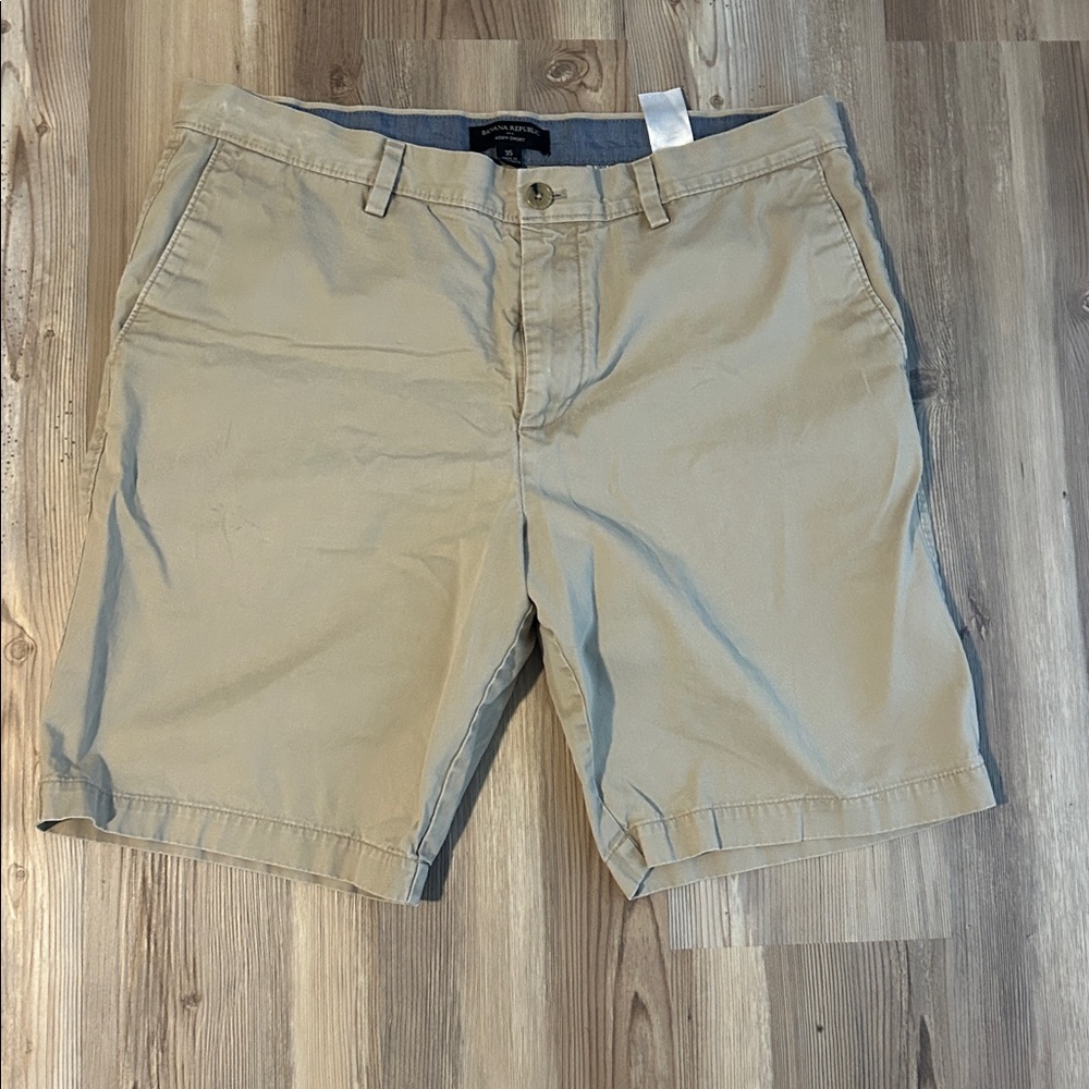 Banana Republic Khaki Aiden Shorts